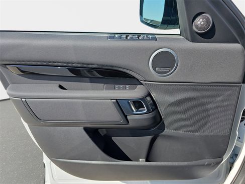 New 2025 Land Rover Discovery S image 29