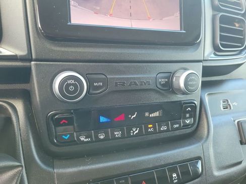 Used 2025 RAM ProMaster 2500 w/ Convenience Group image 27