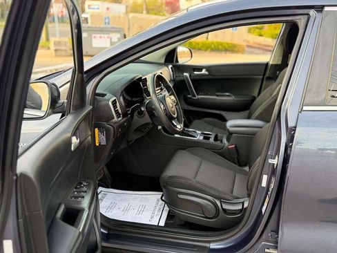 Used 2019 Kia Sportage LX AWD/4WD image 9