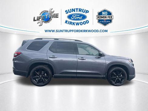 Used 2025 Honda Pilot Black Edition image 8