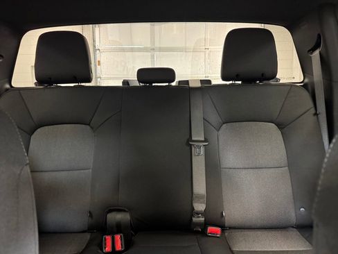 Used 2024 Chevrolet Colorado W/T image 15