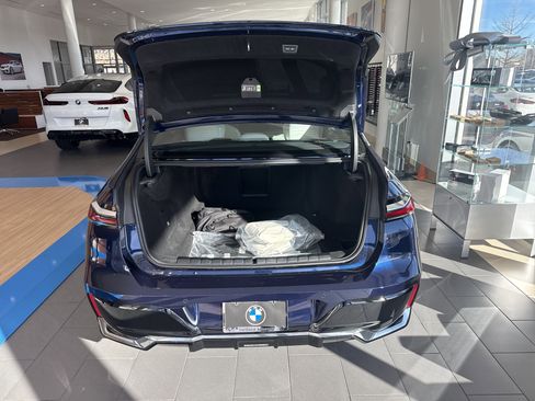 New 2026 BMW 750e xDrive w/ Luxury Rear Seating Package image 21