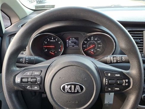Used 2019 Kia Sedona L image 24