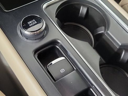 Used 2023 Lincoln Corsair FWD image 32