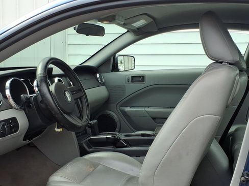 Used 2007 Ford Mustang Premium RWD image 5
