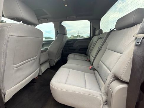 Used 2018 Chevrolet Silverado 1500 Custom w/ Custom Value Package AWD/4WD image 22