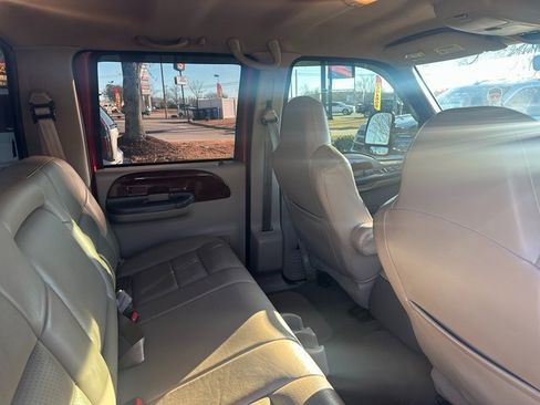 Used 2002 Ford F250 Lariat image 4