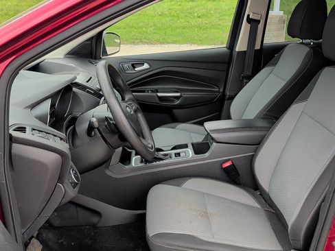 Used 2017 Ford Escape SE image 14