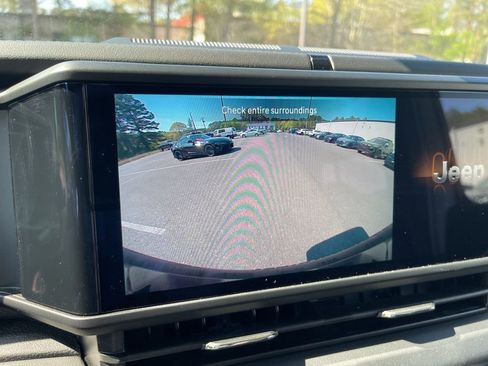 Certified 2025 Jeep Wrangler Unlimited Sahara image 10