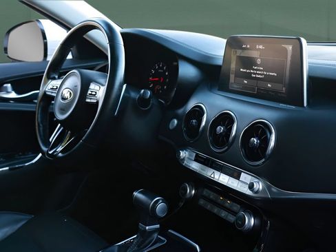 Used 2019 Kia Stinger Premium RWD image 26