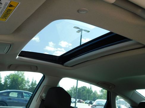 Used 2025 Honda Accord SE image 12