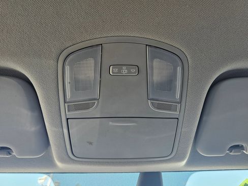 Used 2019 Hyundai Elantra SEL image 31