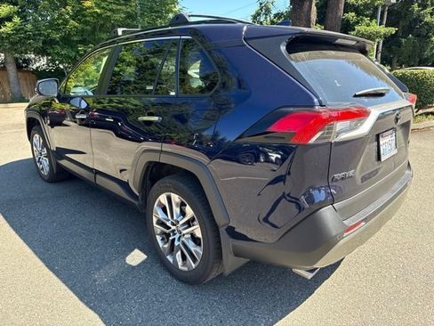 Used 2023 Toyota RAV4 Limited AWD/4WD image 4