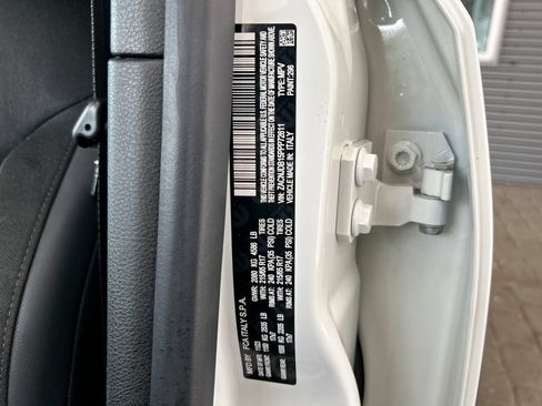 Used 2023 Jeep Renegade Latitude AWD/4WD image 43