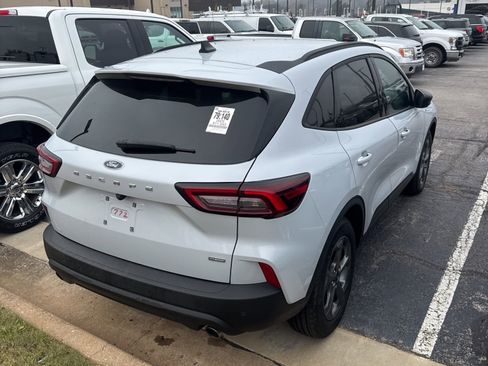 Used 2025 Ford Escape ST-Line w/ Equipment Group 301A image 3