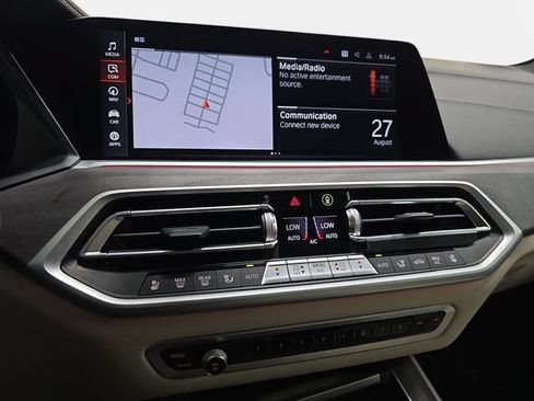 Used 2022 BMW X5 xDrive40i w/ Luxury Seating Package AWD/4WD image 19