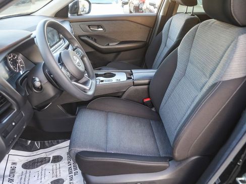 Used 2023 Nissan Rogue SV image 16