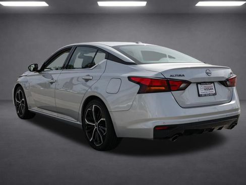 Used 2024 Nissan Altima 2.5 SR FWD image 6