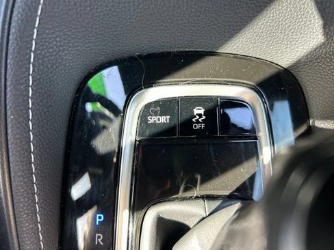 Used 2019 Toyota Corolla XSE FWD image 17