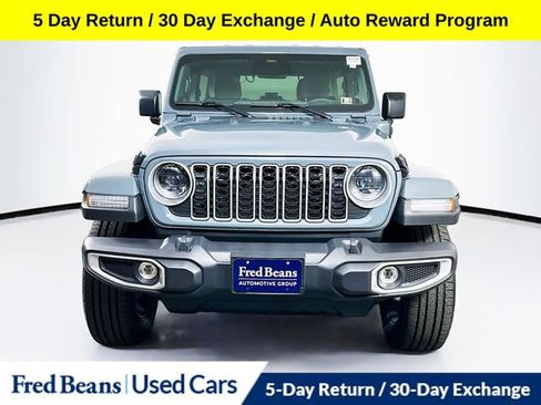 Used 2025 Jeep Wrangler Unlimited Sahara w/ Safety Group AWD/4WD image 2