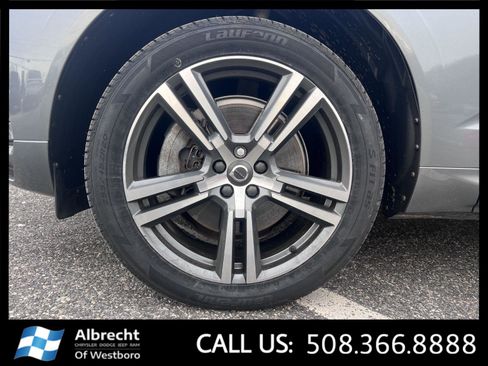 Used 2020 Volvo XC60 T6 Momentum w/ Protection Package image 32