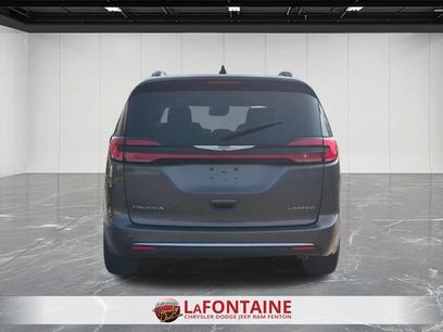 Used 2023 Chrysler Pacifica Limited