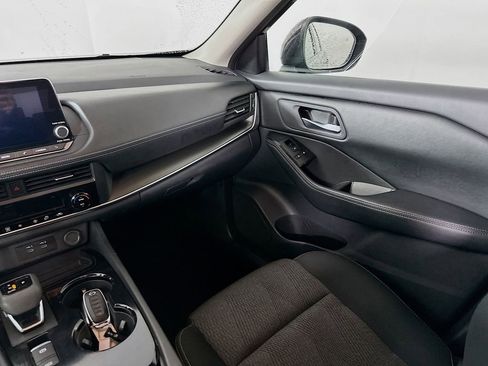 Used 2025 Nissan Rogue SV FWD image 28