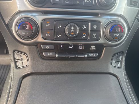 Used 2019 Chevrolet Suburban Premier image 25