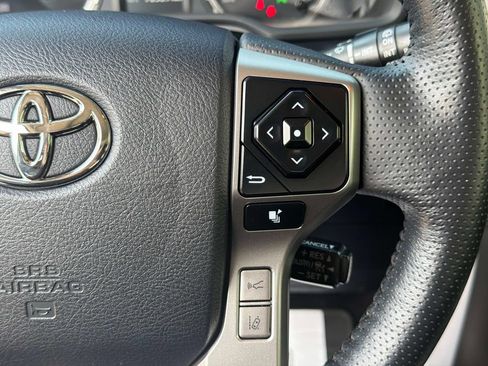 Used 2024 Toyota 4Runner Limited AWD/4WD image 29