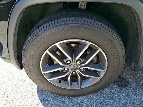 Used 2020 Jeep Grand Cherokee Limited AWD/4WD image 4