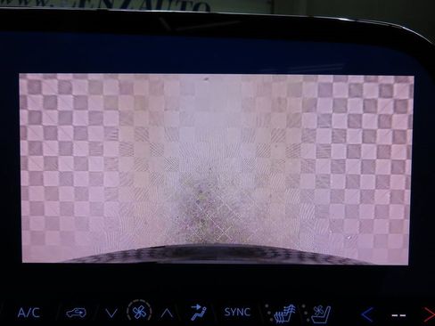 Used 2024 Chevrolet Traverse RS image 22