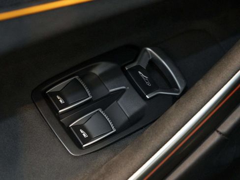 Used 2026 McLaren Artura Spider RWD image 21