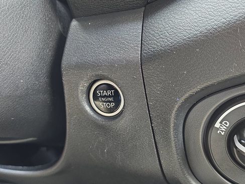 Used 2023 Nissan Frontier PRO-4X w/ Pro Convenience Package image 27