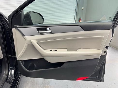 Used 2019 Hyundai Sonata SE FWD image 11