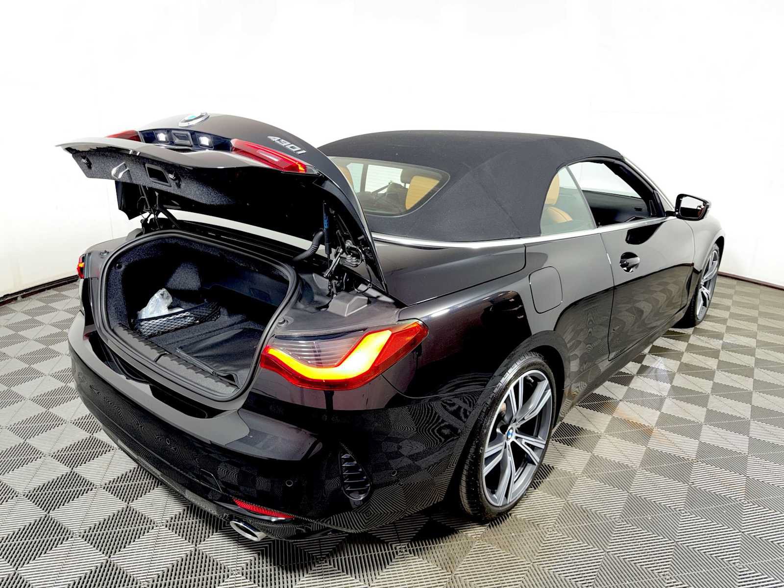 Used 2024 BMW 430i xDrive Convertible w/ Premium Package AWD/4WD image 22