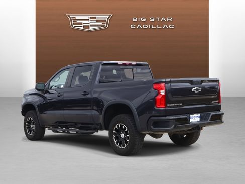 Used 2022 Chevrolet Silverado 1500 ZR2 w/ Technology Package image 3