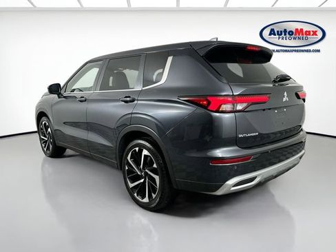 Used 2024 Mitsubishi Outlander SE image 6