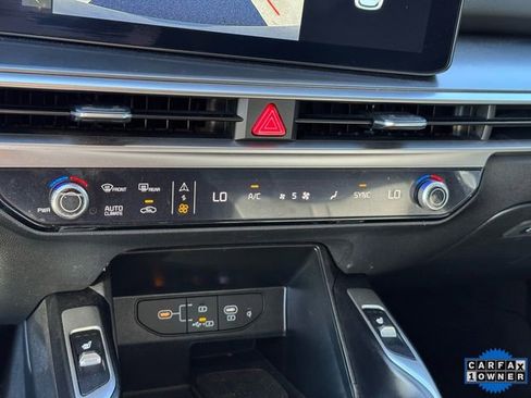 Used 2024 Kia Sorento EX w/ Panoramic Sunroof Package image 24