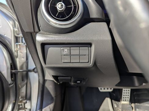 Used 2017 FIAT 124 Spider Abarth RWD image 14