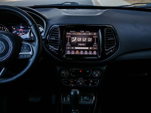 Used 2019 Jeep Compass Limited FWD image 22