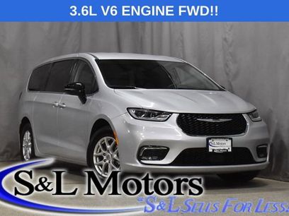 Used 2024 Chrysler Pacifica Touring-L