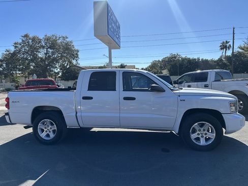 Used 2011 Dodge Dakota Big Horn image 3