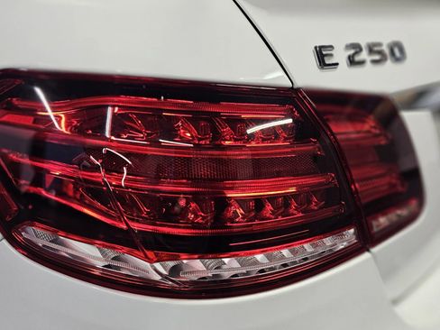 Used 2014 Mercedes-Benz E 250 BlueTEC Sedan image 29