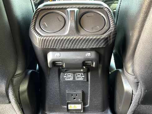 Used 2021 Jeep Gladiator Mojave AWD/4WD image 24