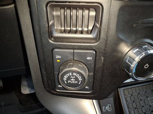 Used 2024 Ford F150 Lariat AWD/4WD image 30