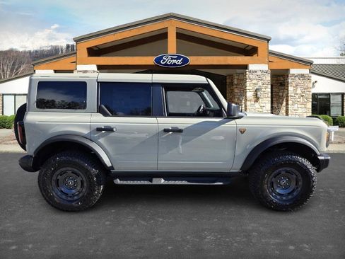 New 2025 Ford Bronco Badlands w/ Sasquatch Package image 4