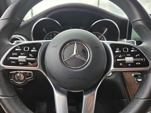 Used 2022 Mercedes-Benz GLC 300 w/ Premium Package Lite image 35