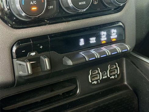 Used 2021 RAM 1500 Big Horn image 12