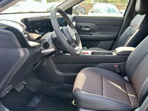 New 2026 Nissan Kicks SR w/ Cold Weather Package image 4