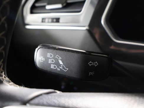 Used 2023 Volkswagen Tiguan SE FWD image 40